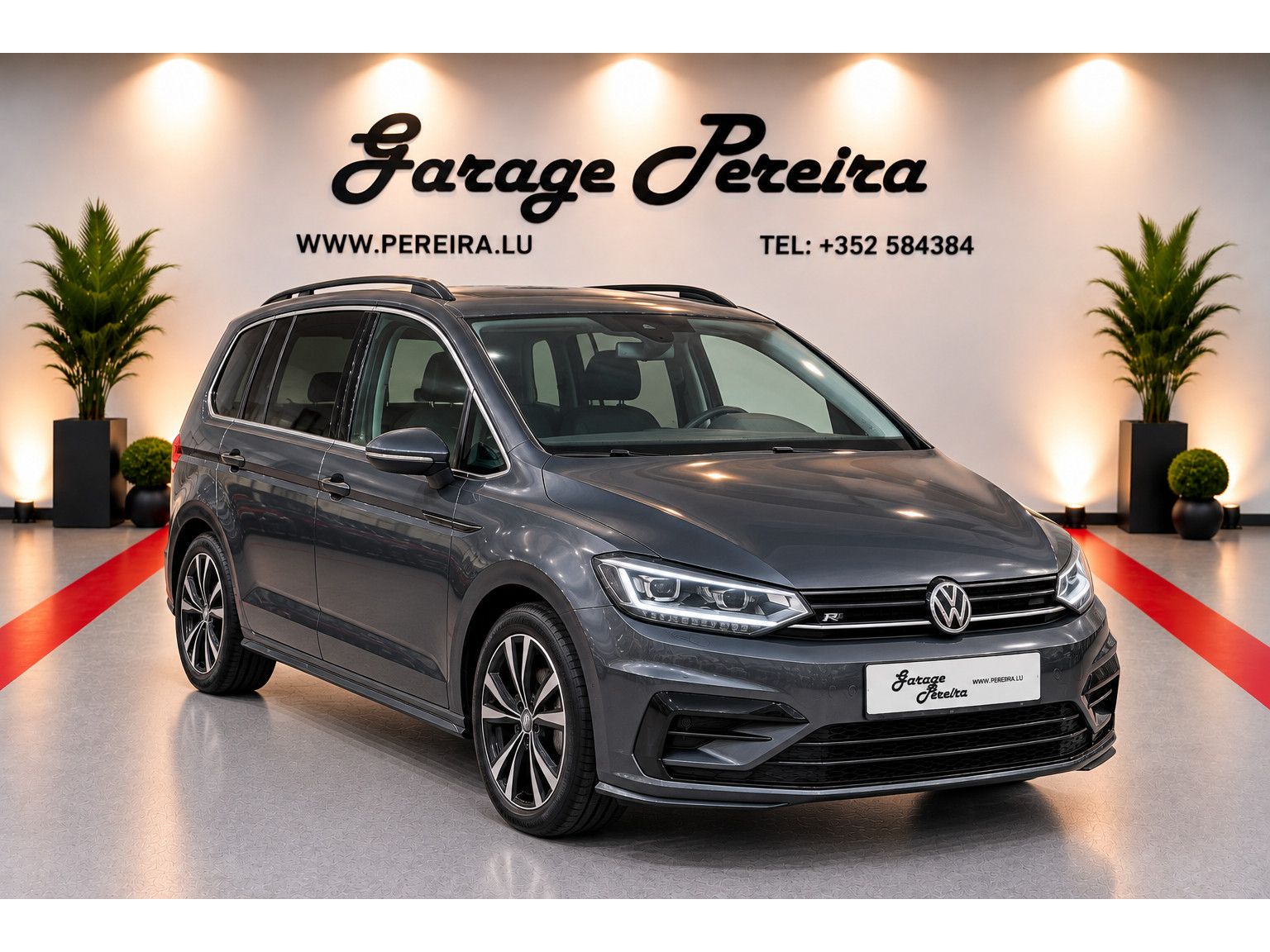 Volkswagen Touran NEW MODEL 2.0 TDI 150 DSG R-LINE 7 SITZE 