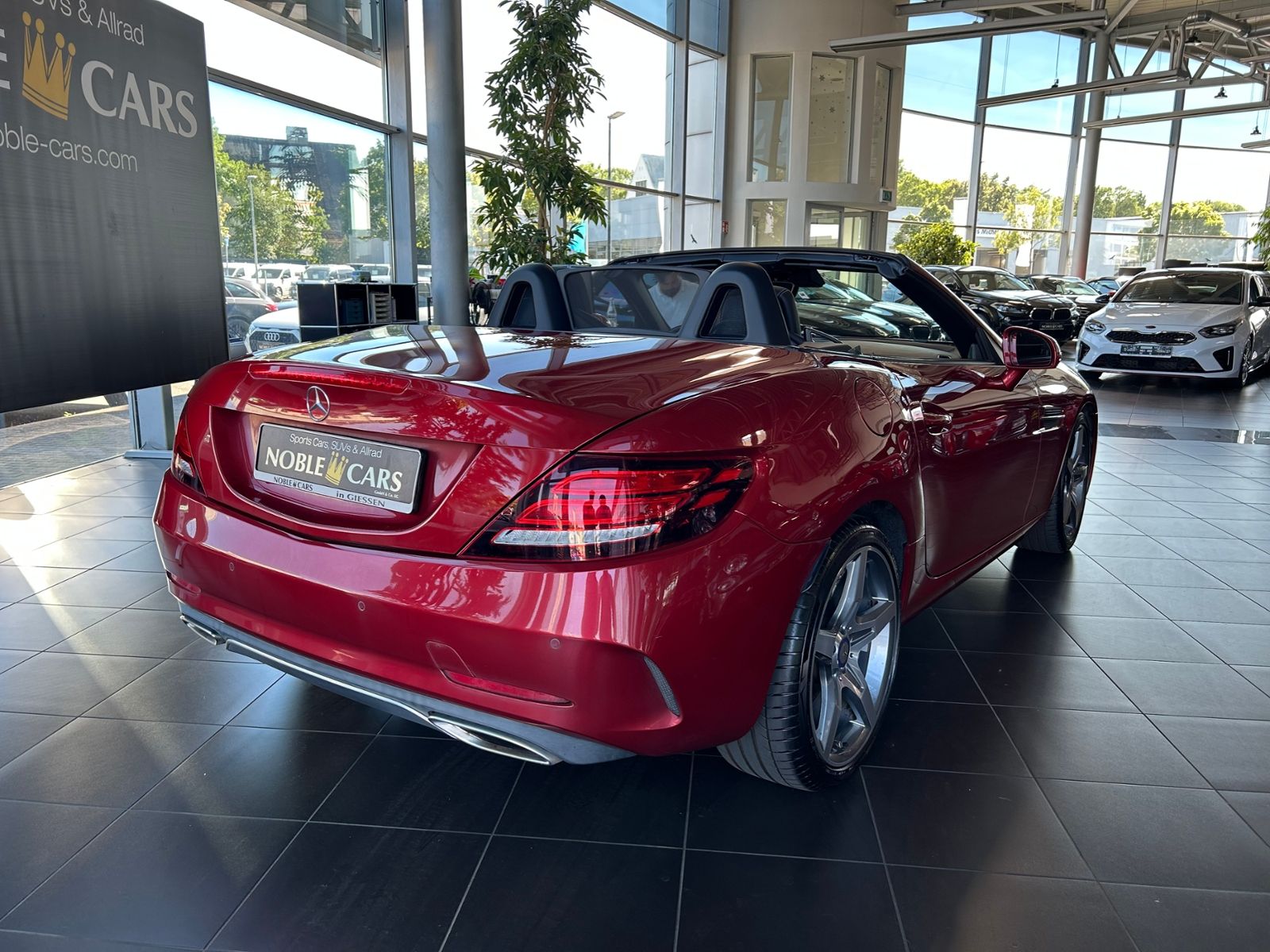 Fahrzeugabbildung Mercedes-Benz SLC 300 Roadster AMG Line KLIMA LED NAVI
