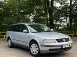 Volkswagen VW Passat 1,6 //101 PS TÜV - Volkswagen Passat aus 1998: Kombi