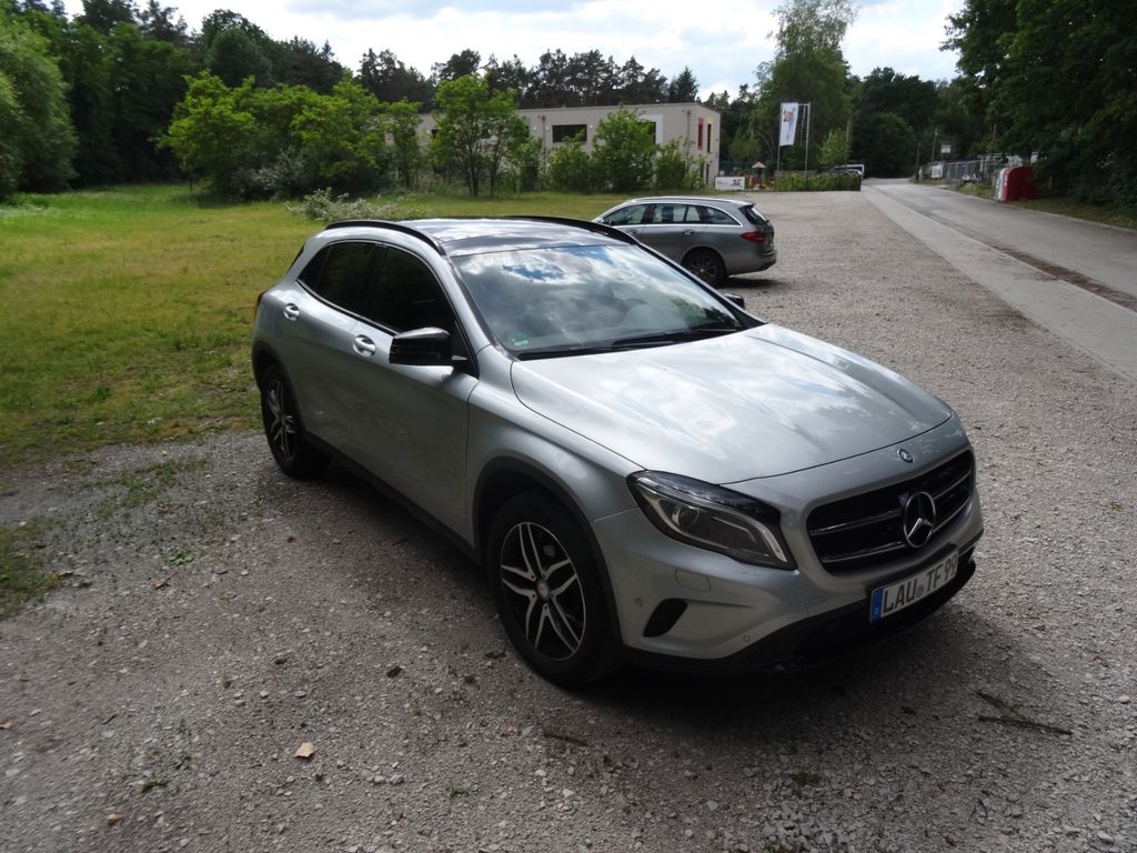 Image of Mercedes-Benz GLA 220