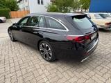 Mercedes-Benz E 220 dT Avantgarde,Distr,AHK,Pano,LED, - gebrauchte Mercedes-Benz Kombis