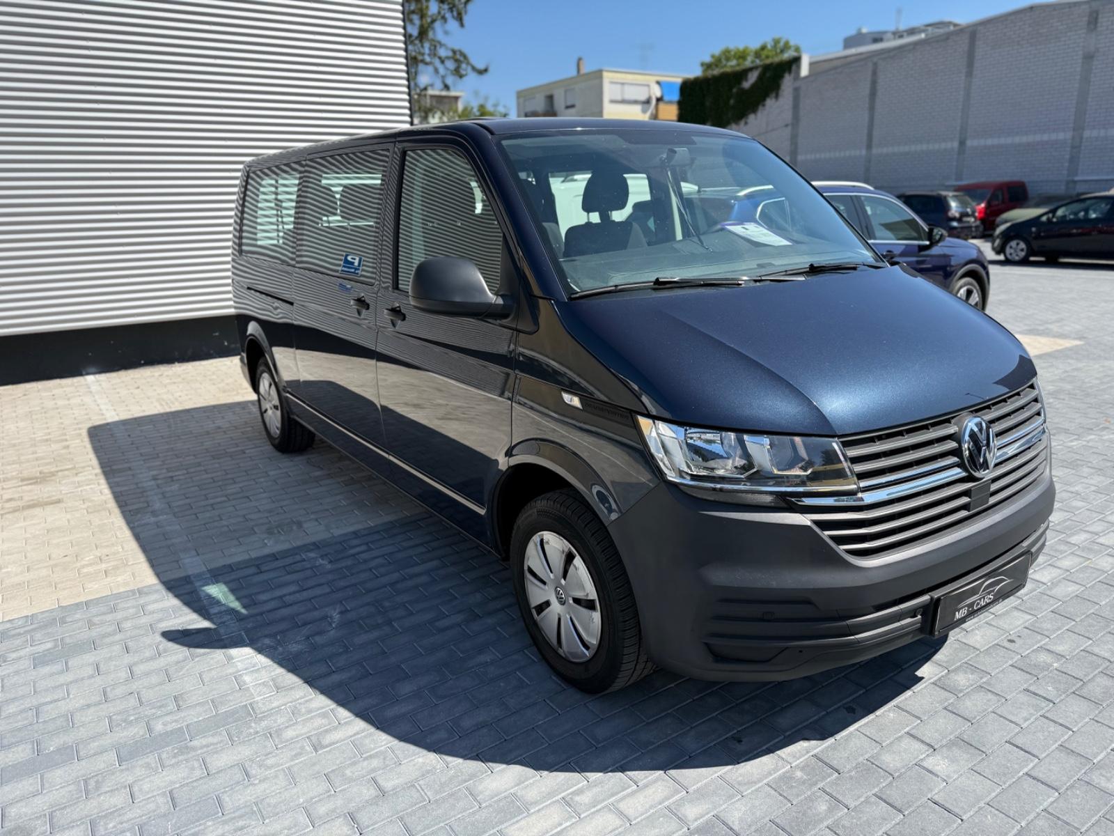 Volkswagen T6.1 Transporter Kombi lang*AHK*9-SITZER*PDC*