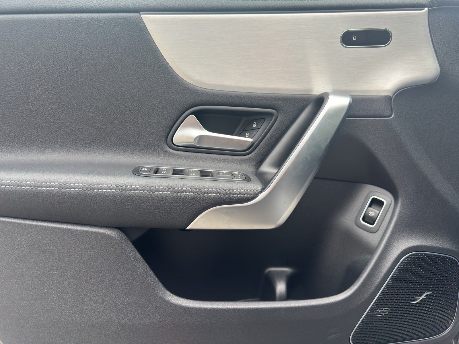 Fahrzeugabbildung Mercedes-Benz CLA200d Adv.Plus MAGNO Pano DISTRO Burme AHK DWA