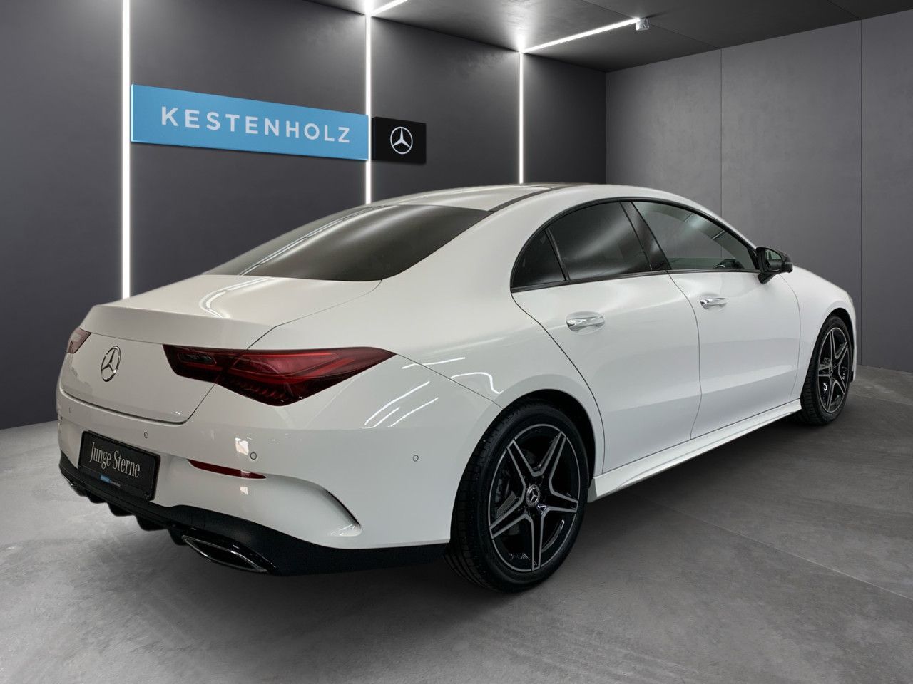Mercedes-Benz CLA 200 d Edition AMG NIGHT DISTRO PANO 360° foto 4