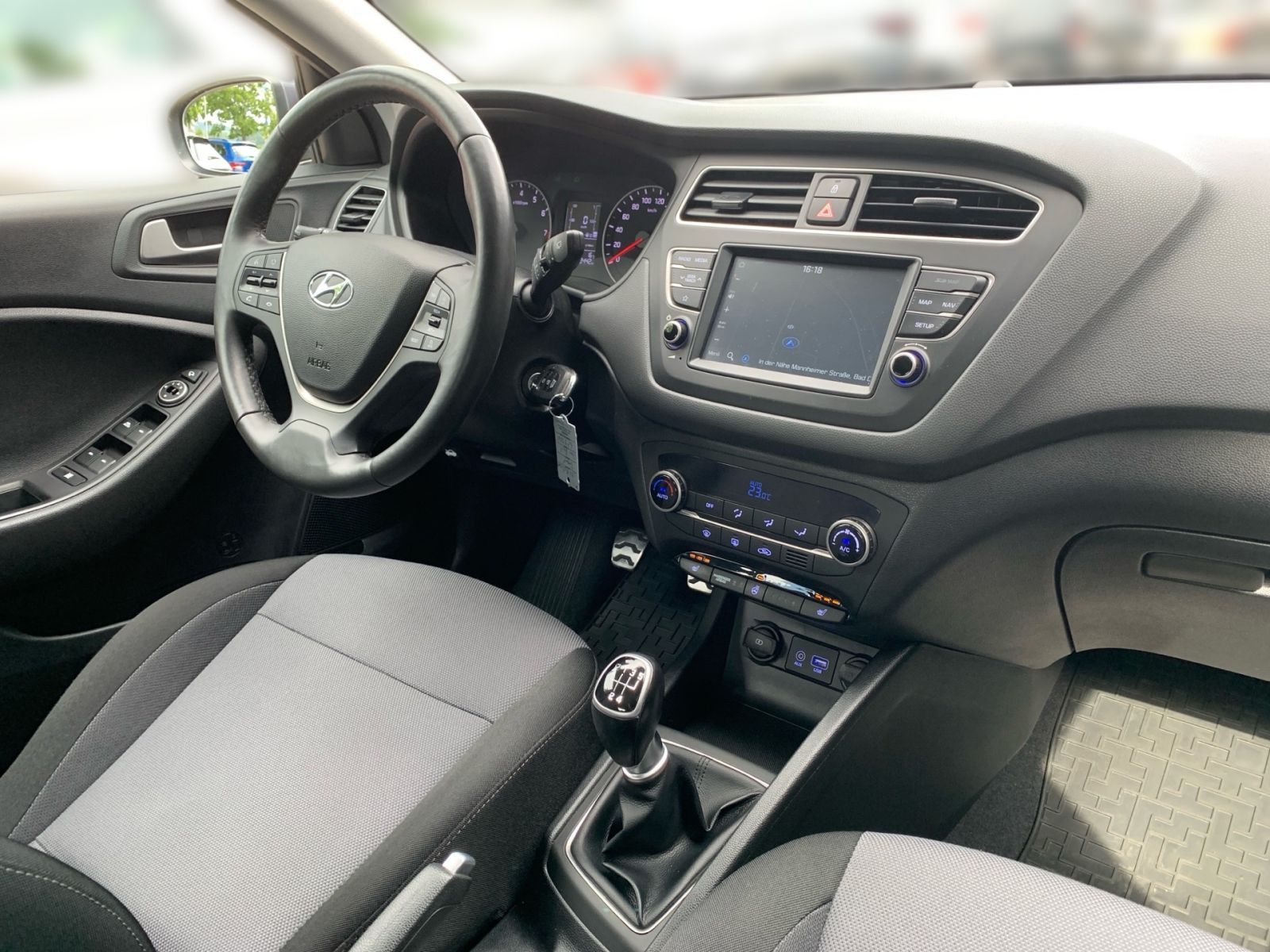 Fahrzeugabbildung Hyundai i20 Active 1.0 Trend Navi Kamera Sitzheizung