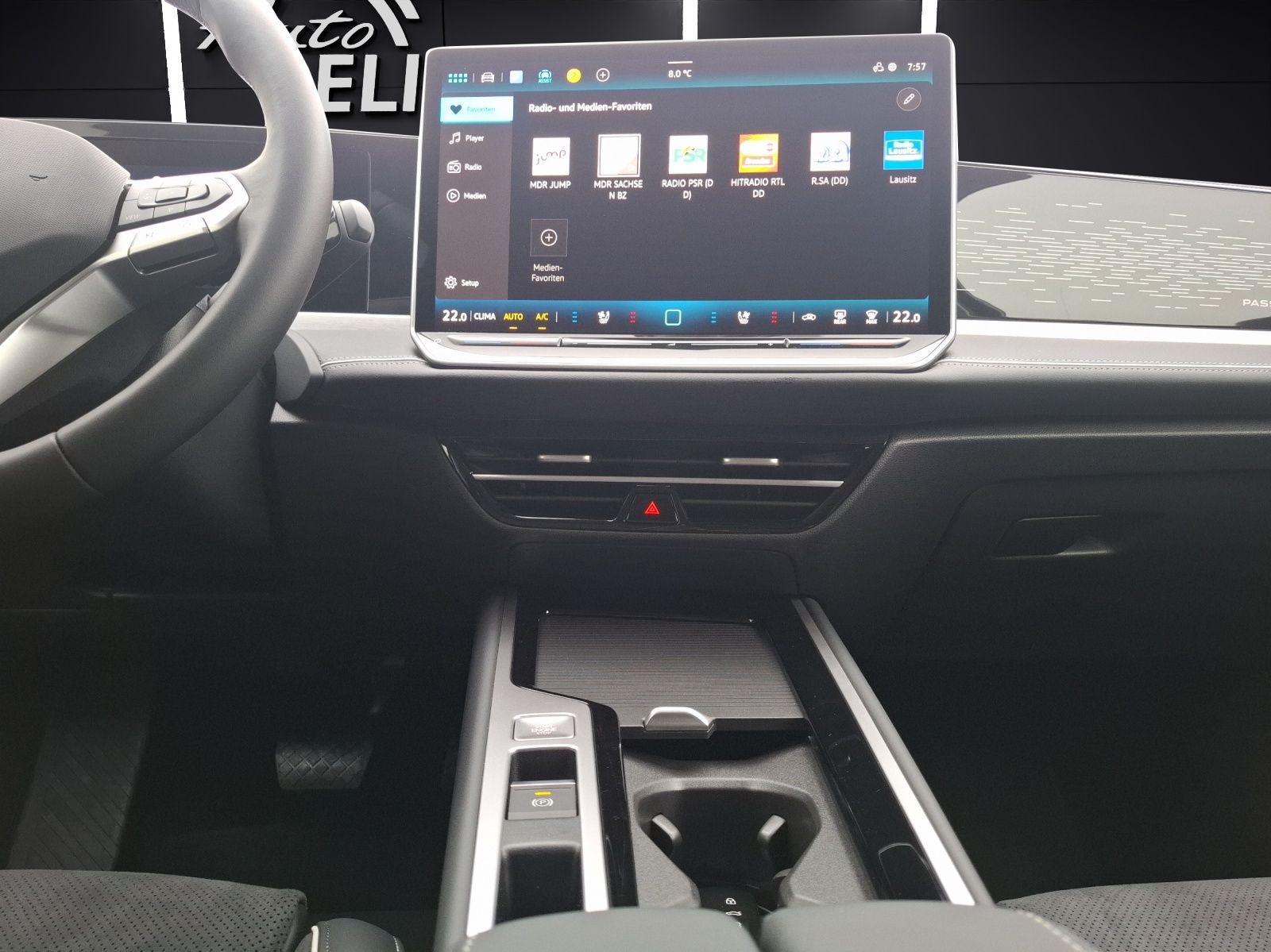 Fahrzeugabbildung Volkswagen Passat Variant TDI Elegance DSG Matrix AHK Navi