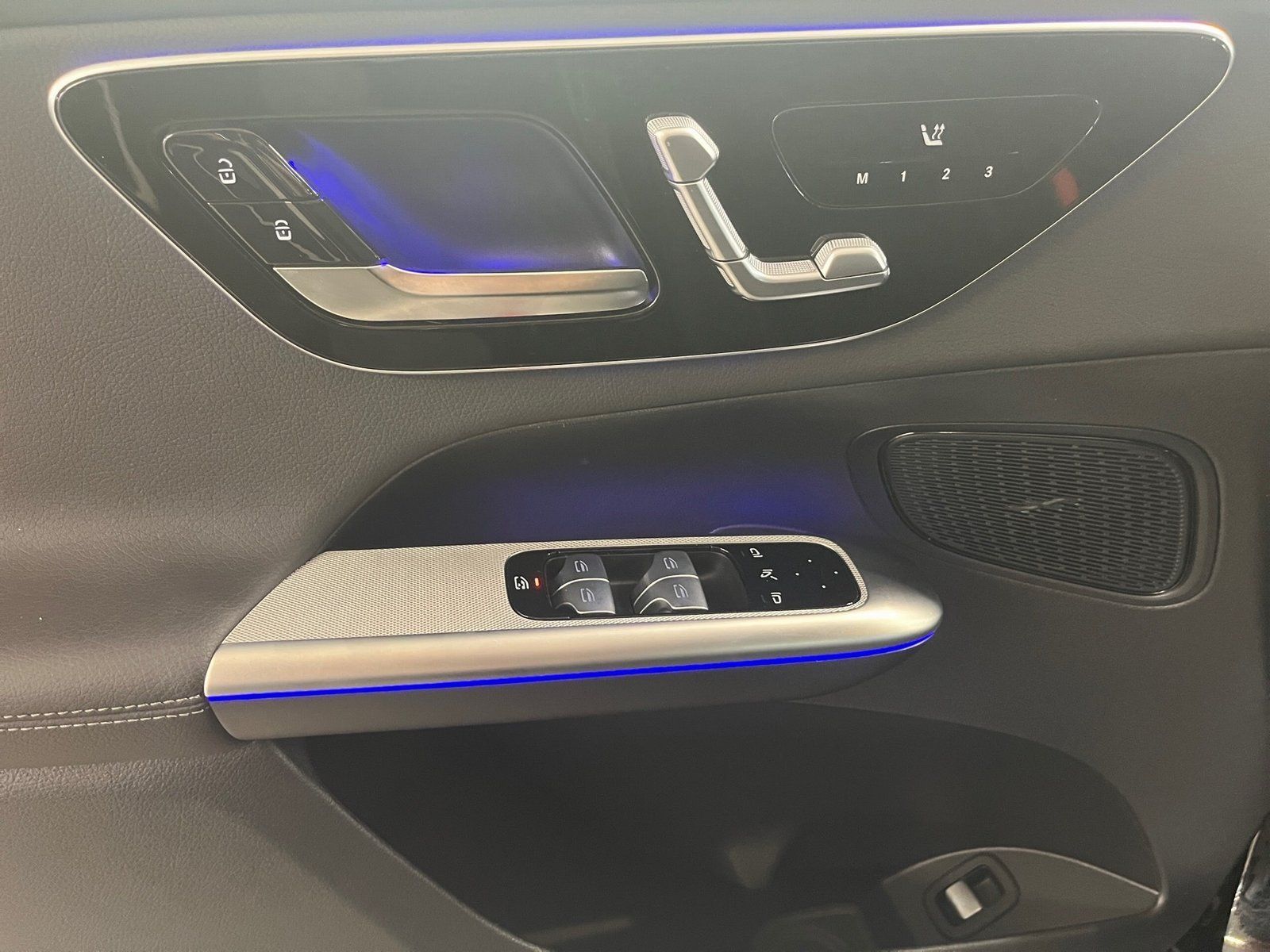 Fahrzeugabbildung Mercedes-Benz GLC 200 4M AMG*AHK*360°*Distronic*Night*LED*Memo