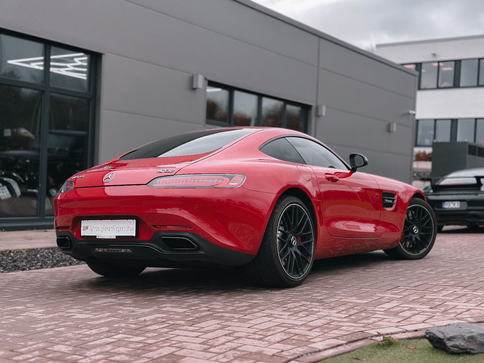 Fahrzeugabbildung Mercedes-Benz AMG GT S Coupe-Facelift-Burmester-LED