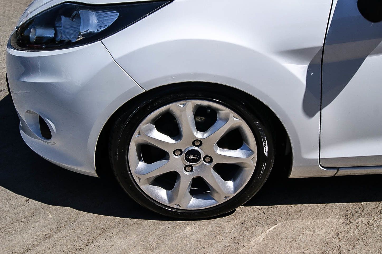 Fahrzeugabbildung Ford Fiesta 1.25 60kW VIVA KLIMA SITZHZG SPORT-FW ALU