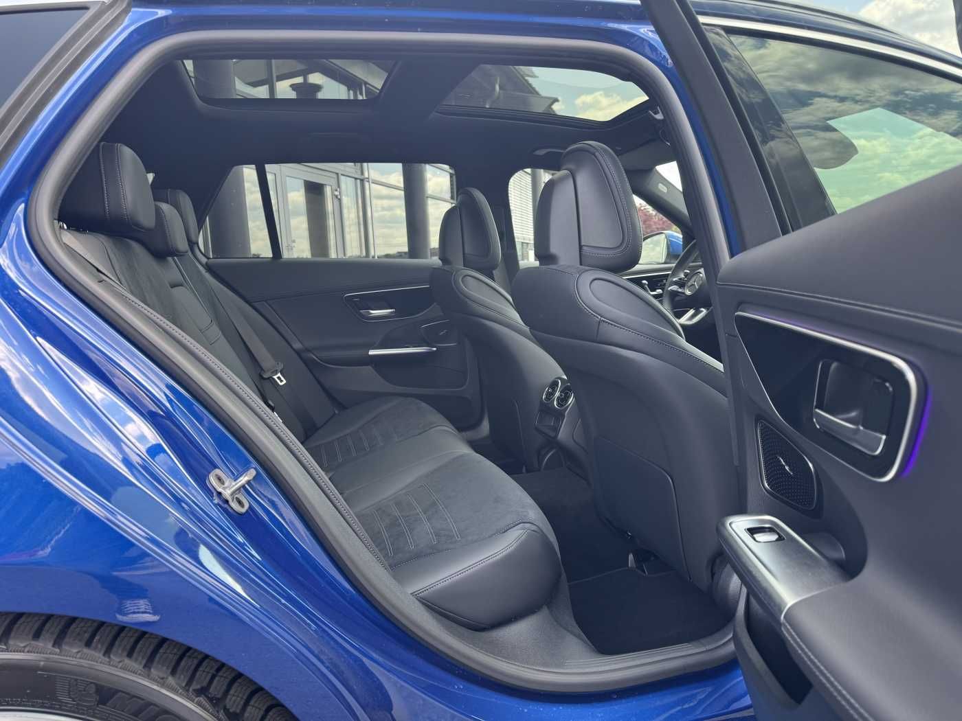 Fahrzeugabbildung Mercedes-Benz C 200d AMG+Pano+Distr+Digital+AHK+HUD+360+IHC+