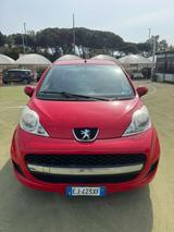 Peugeot 107 1.0 68CV 5p. Sweet Years - Peugeot 107 mit Benzin-Antrieb: Automatik