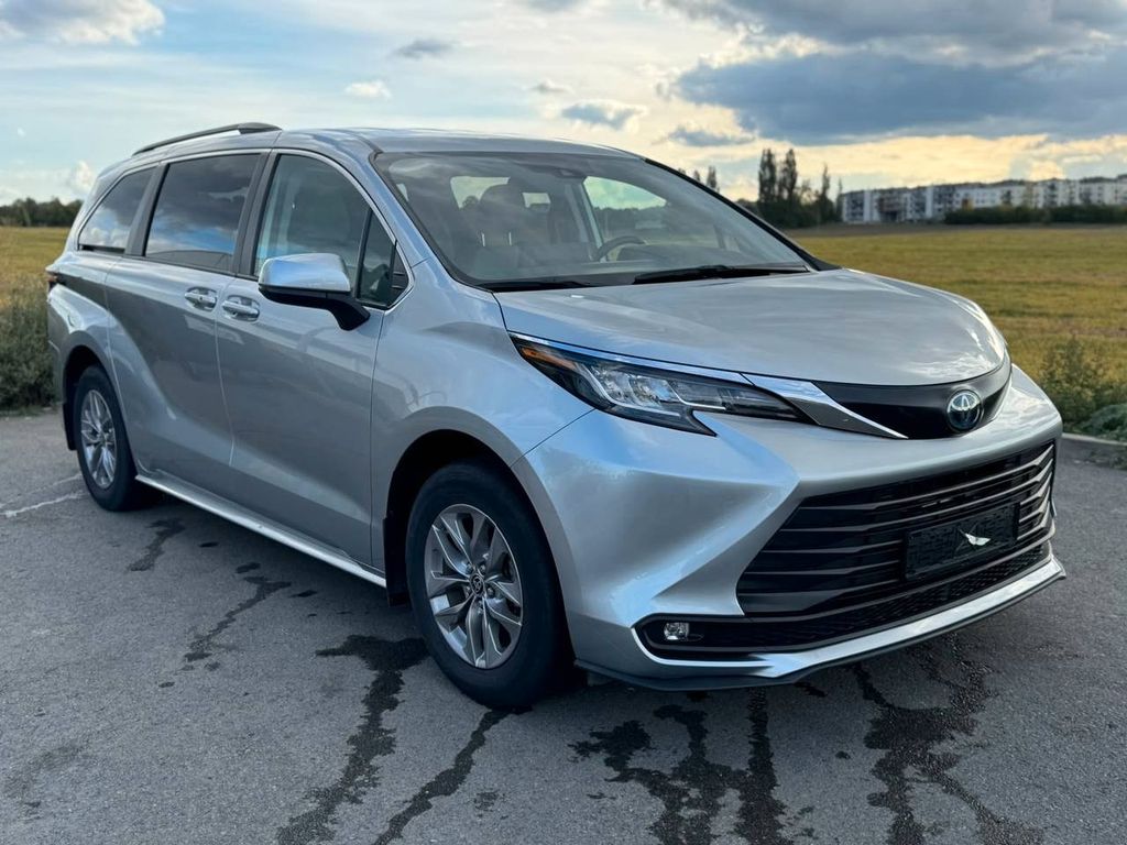 Image of Toyota Sienna