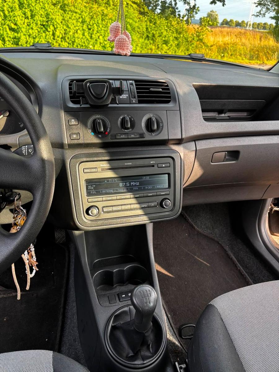Skoda Fabia 2010 — photo 14