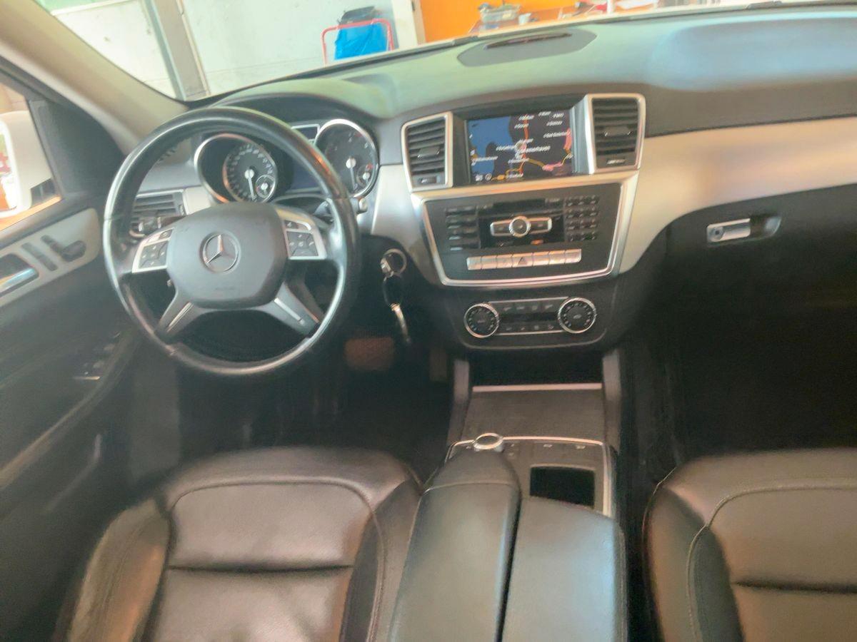 Mercedes-Benz ML 350 CDI BlueTec 4Matic AMG-Paket
