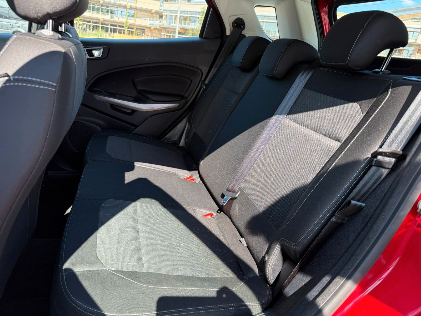 Fahrzeugabbildung Ford EcoSport Cool & Connect