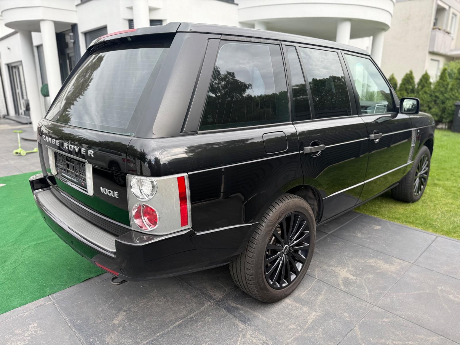 LAND ROVER RANGE ROVER VOGUE V8 272 ch 4X4 BVA - HAYON ÉLECTRIQUE - TOIT OUVRANT - VOLANT EN CUIR