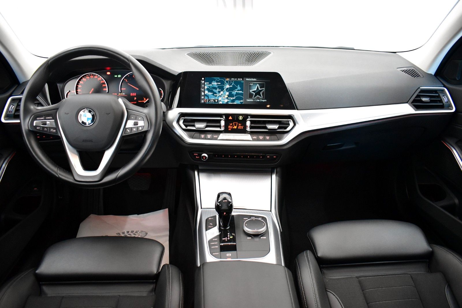 Fahrzeugabbildung BMW 320 d  Touring Sport Line,Leder,Navi,LED,AHK el.