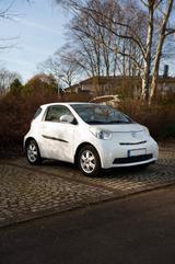 Toyota IQ in Perlmuttweiß - Toyota IQ aus 2011