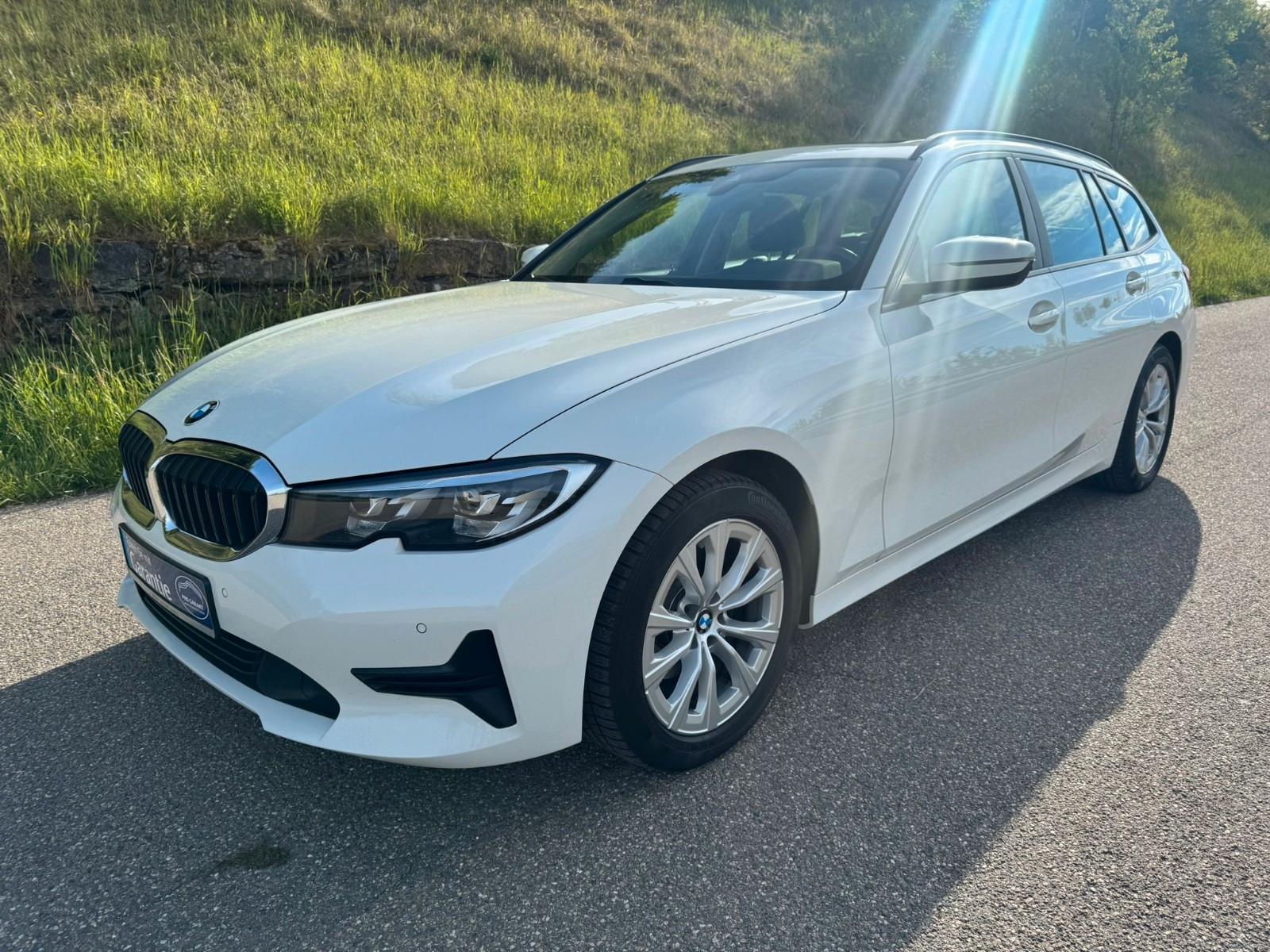 BMW 320 d Advantage/2HD/Pano/Head Up/LED/Virtual/SHZ