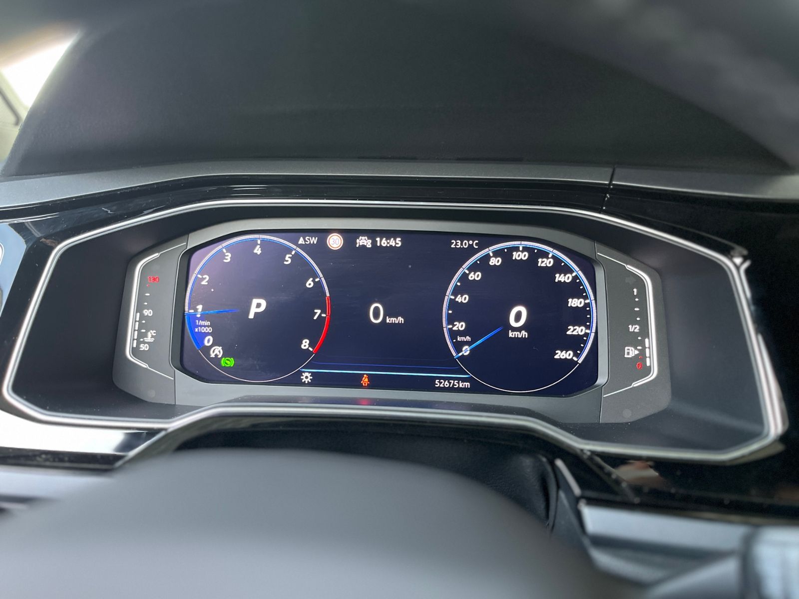 Fahrzeugabbildung Volkswagen Taigo R-Line 1.5 DSG KLIMA AHK LED NAV SHZ