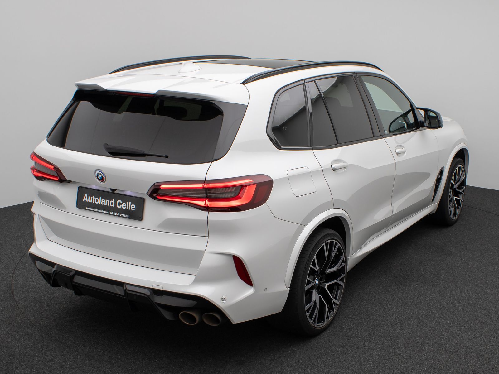 Fahrzeugabbildung BMW X5 M  Competition Panorama Laser 360°B&W SoftCL