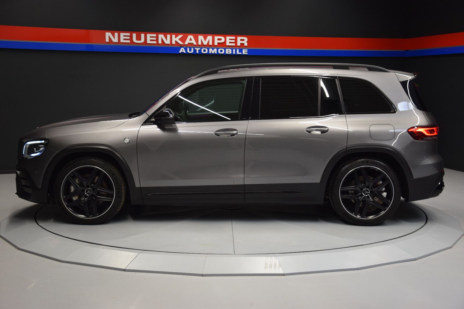 Fahrzeugabbildung Mercedes-Benz GLB 35 AMG 4Matic 360° MBUX Leder AHK Night Ambi