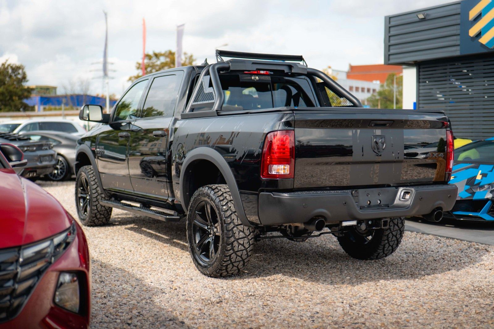 Fahrzeugabbildung Dodge RAM 5.7 V8 HEMI 4x4 Sport OFFROAD Night WARLOCK
