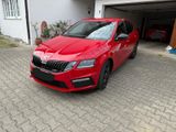 Skoda Octavia 2.0 TSI DSG RS - Skoda Octavia mit Benzin-Antrieb: Alcantara, Navigationssystem, Limousine, RS
