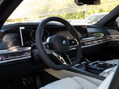 BMW 740 – 16 / 35