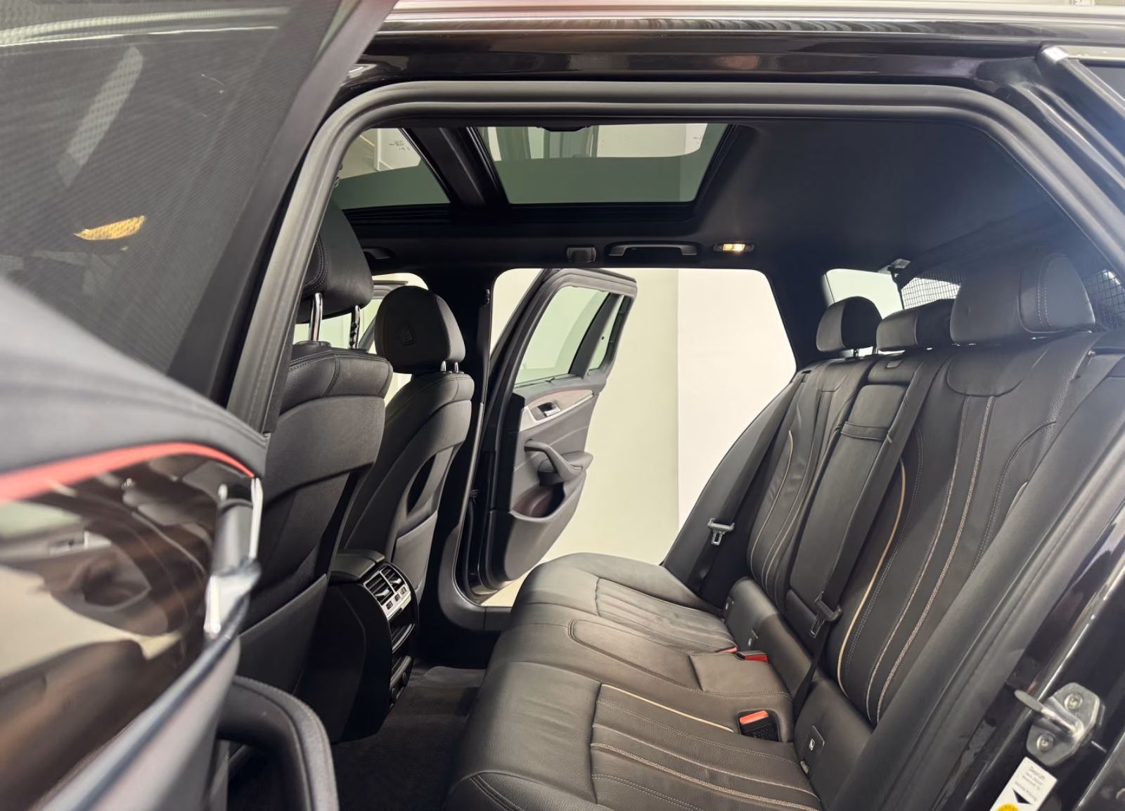 BMW 520dT LuxLine Pano Keyless NaviProf HifiPro