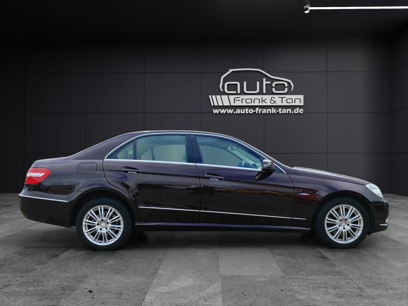 Fahrzeugabbildung Mercedes-Benz E 350 CDI BlueEfficiency*Navi*Leder*Top Zustand*