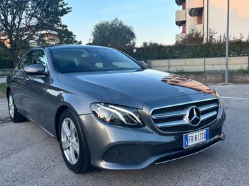 Mercedes E 200 - 3