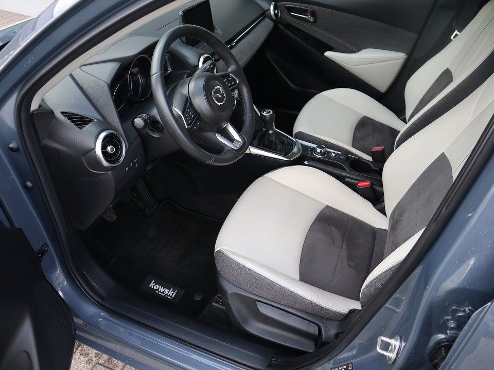 Fahrzeugabbildung Mazda 2 M-Hybrid Edition100 G-90 NAVI LEDER ACAA MATRI