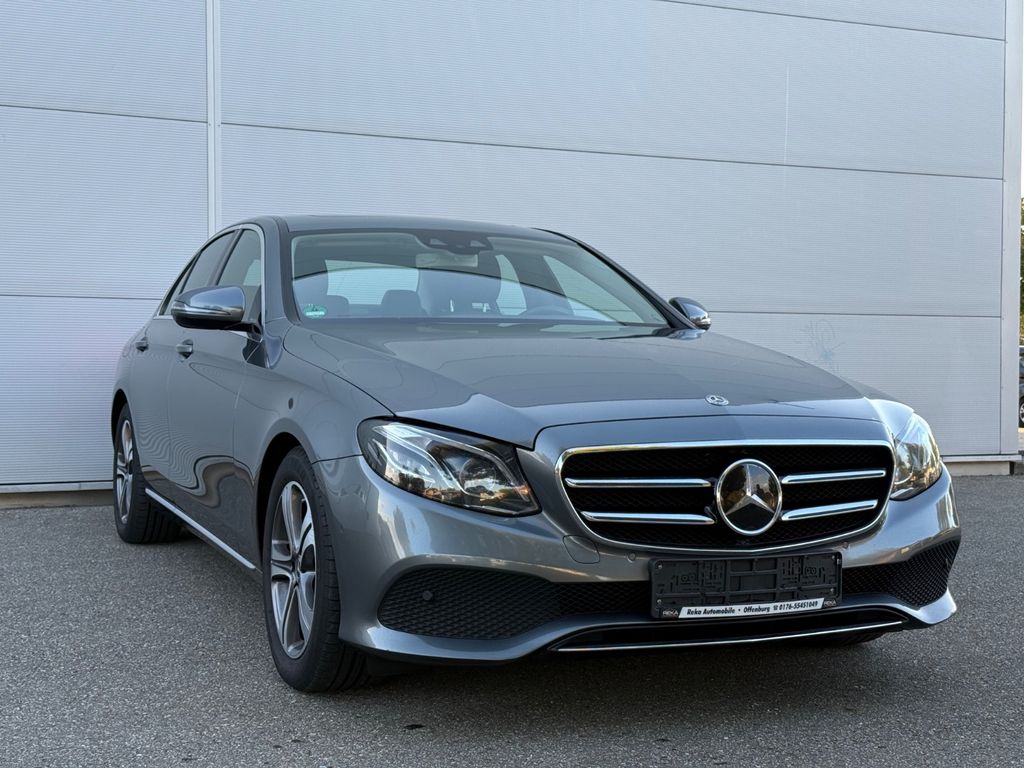 Image of Mercedes-Benz E 220