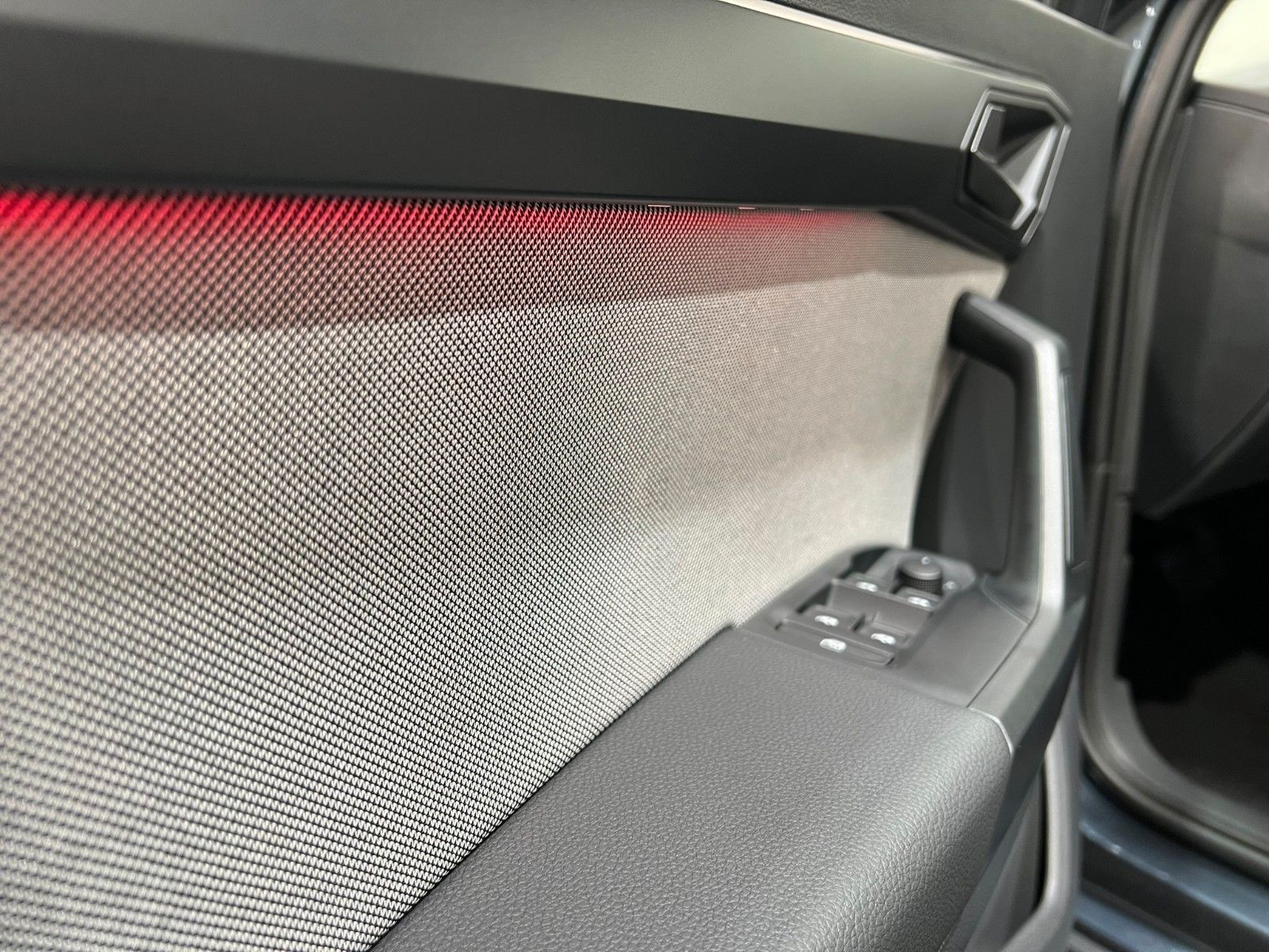 Fahrzeugabbildung SEAT Arona 1.5 TSI 110kW FR DSG