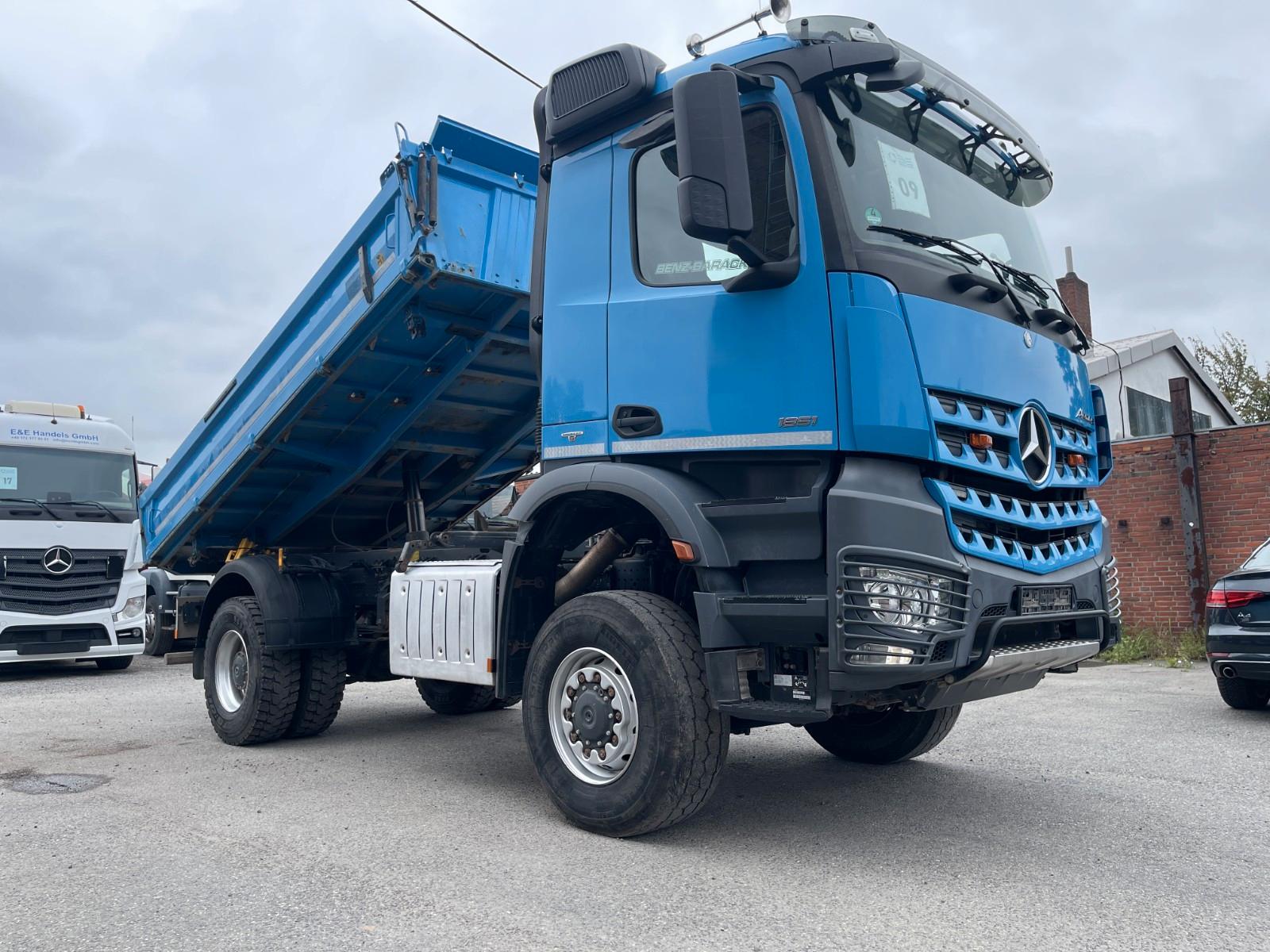 Mercedes-Benz Arocs 2051 Kipper 4x4 Blatt Blatt