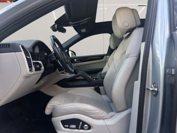 Porsche Cayenne - 9