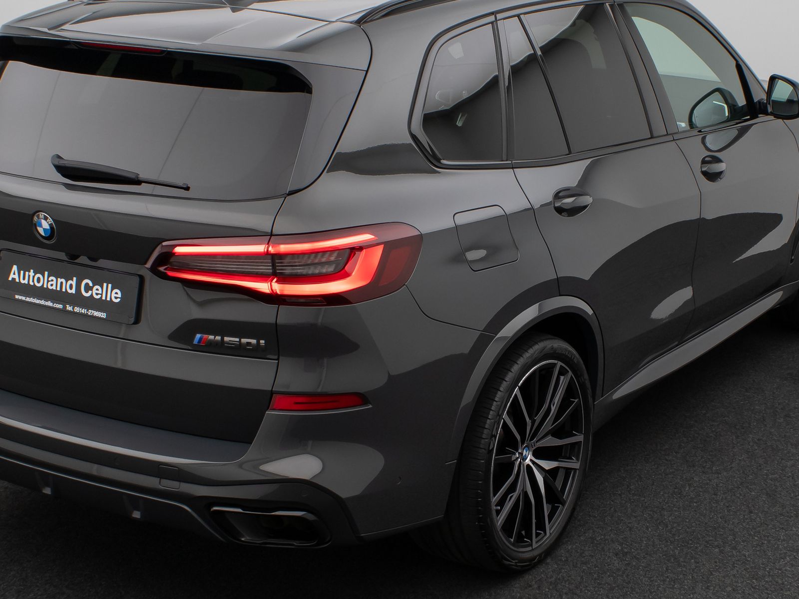 Fahrzeugabbildung BMW X5 M50i Panorama 360° Laser HUD H/K Individual