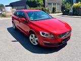 Volvo V60 D6 TWIN ENGINE Plug-in-Hybrid Momentum M... - Volvo Hybrid (Diesel/Elektro)