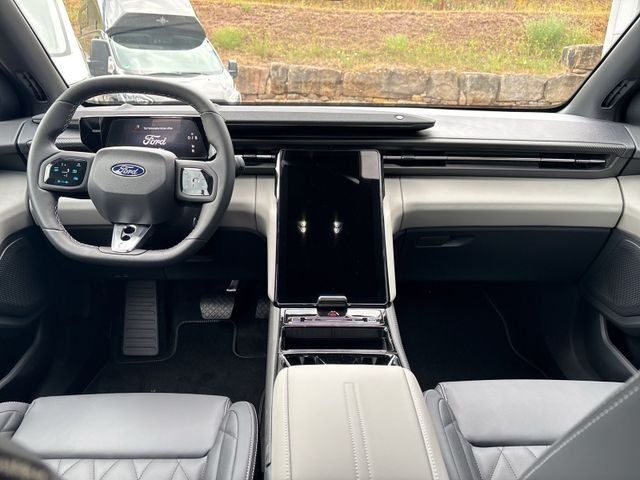 Fahrzeugabbildung Ford Capri 77kWh RWD Premium #Fahrassistenzpaket #M