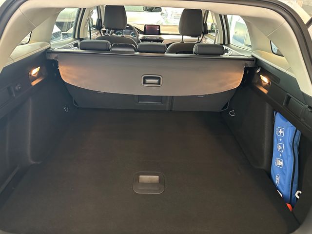 Fahrzeugabbildung Ford Focus Turnier Cool & Connect*RFK*SHZ*8-FACH*1.HD