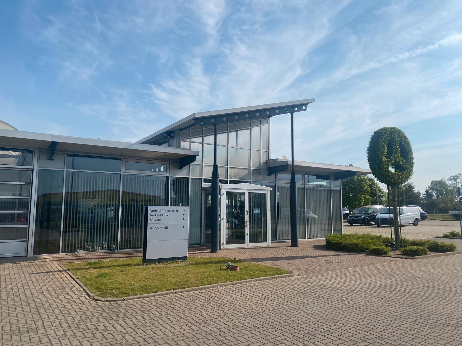 showroom-image-main