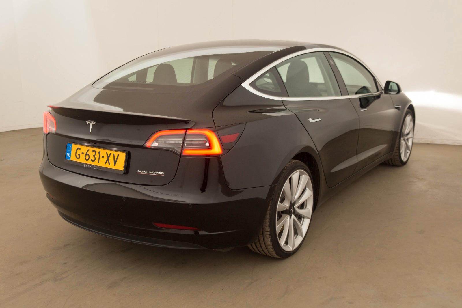 TESLA MODEL 3 PERFORMANCE 483CH - 1ERE MAIN - HAYON ÉLECTRIQUE - TOIT PANORAMIQUE