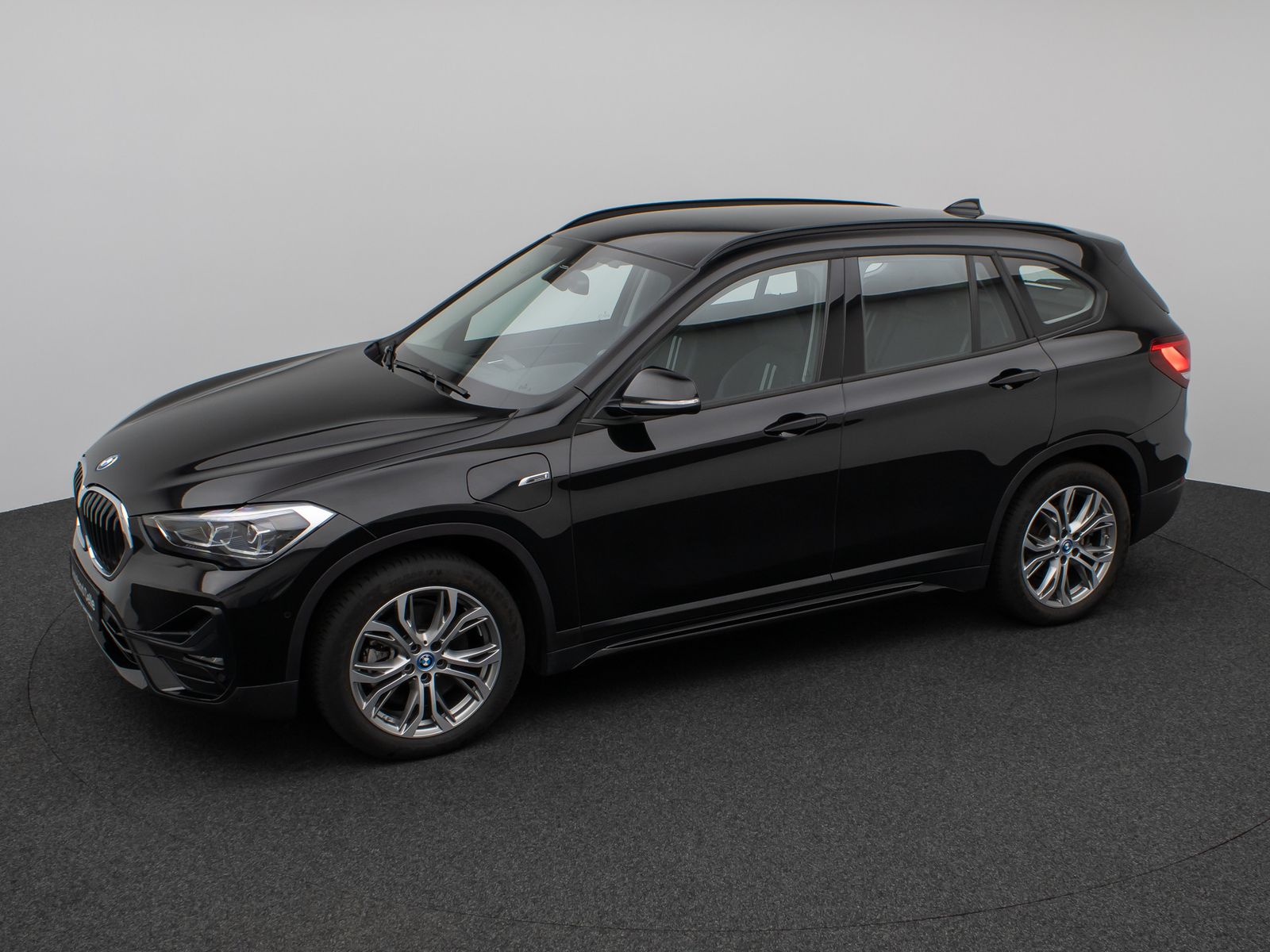 Fahrzeugabbildung BMW X1 xD25e Sport Line Kamera DAB Navi LED Komfort