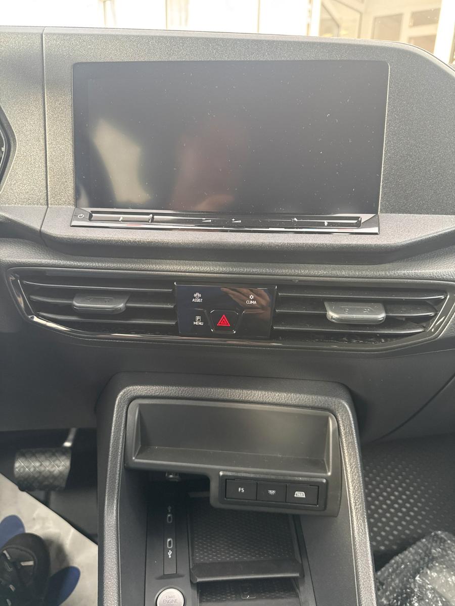 Volkswagen Caddy Maxi 90kW DSG Rollstuhl Taxi Mietwagen