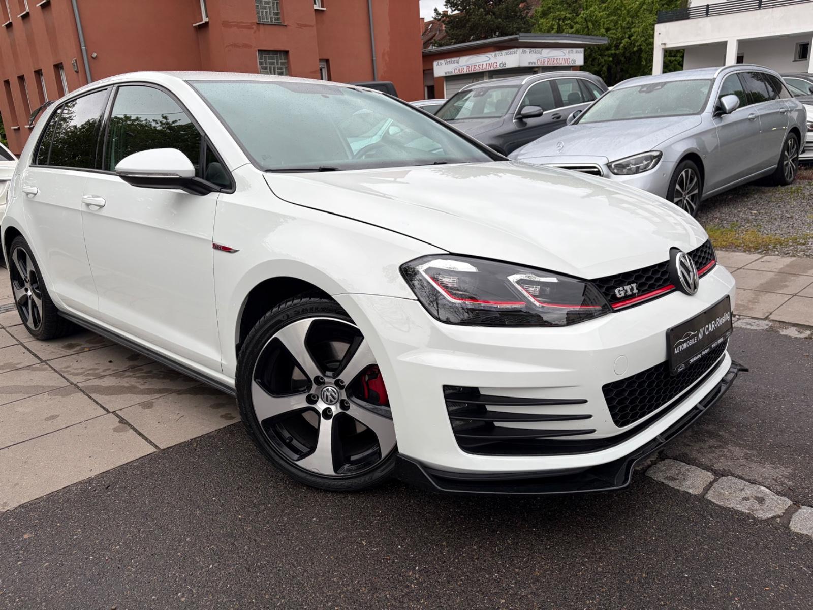 Volkswagen Golf 2.0 TSI DSG GTI/KAMERA/TEMPOM/ALU/NAVI/CarP