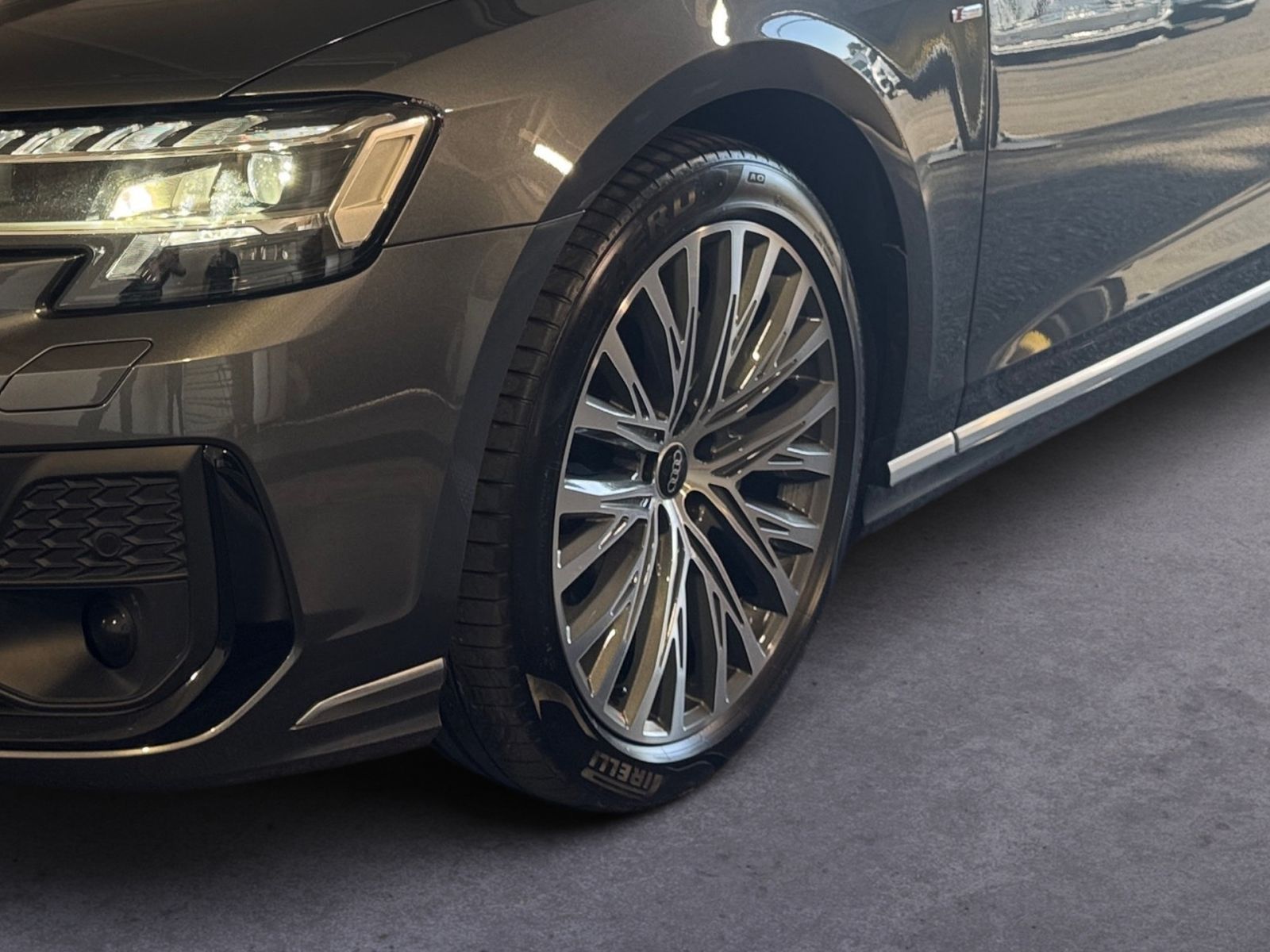 Audi A8 - Bild 9