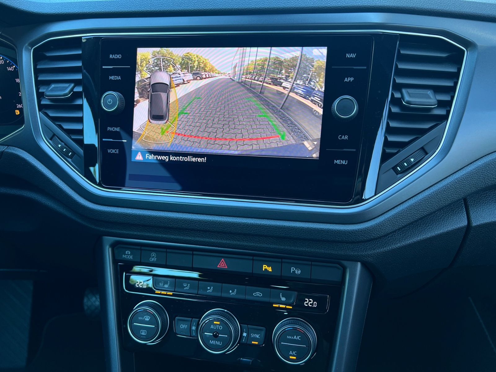 Fahrzeugabbildung Volkswagen T-Roc Cabriolet Style 1.5 TSI DSG *BlackStyle,AH