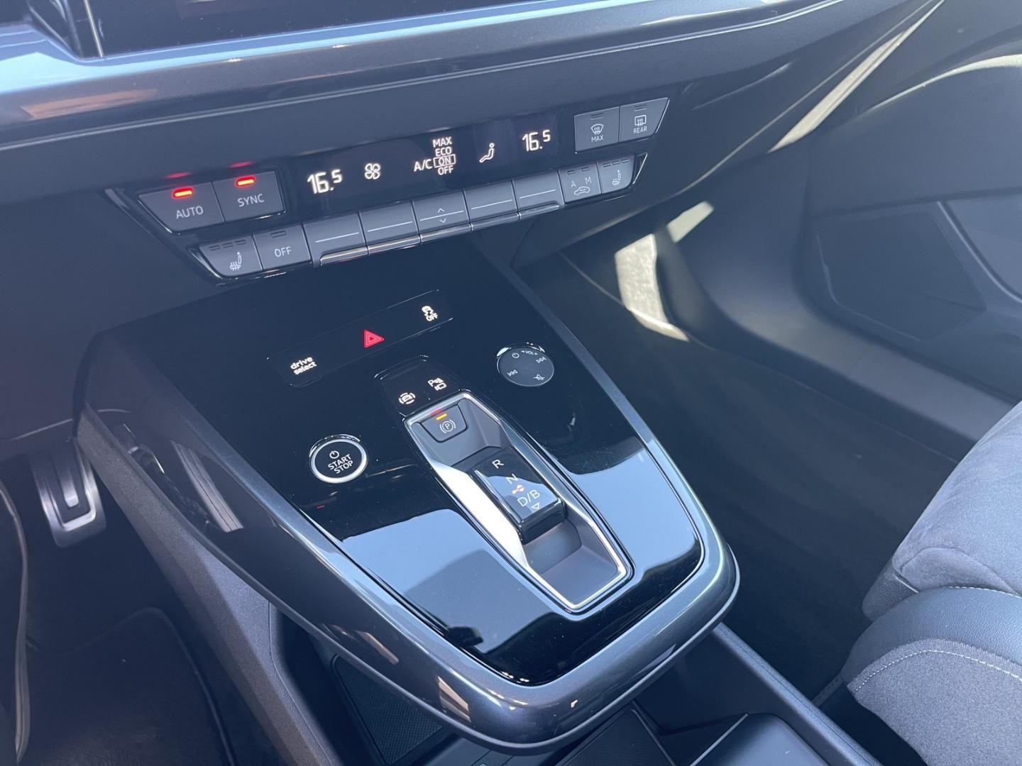 Fahrzeugabbildung Audi Q4 Sportback e-tron 50 S-Line Matrix 21" Sonos