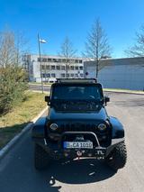 Jeep Wrangler JK Winde Höherlegung, Dachträger - Jeep Wrangler mit Diesel-Antrieb: Geländewagen